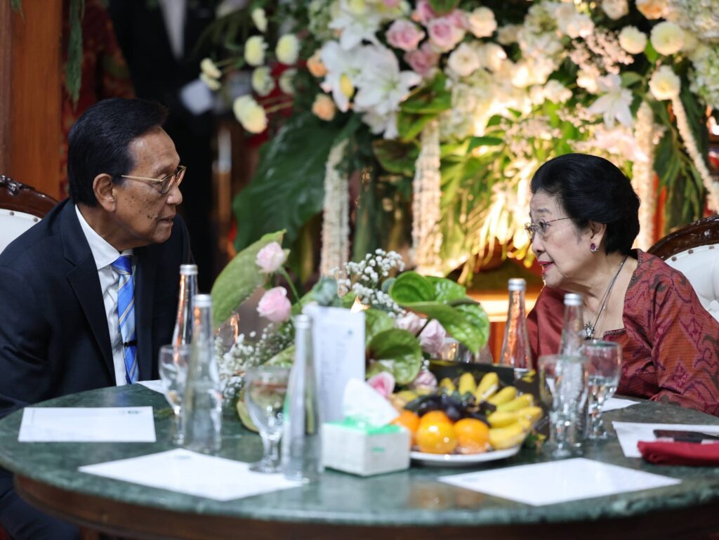 Resepsi Pernikahan Putra Sekjen Hasto Meriah, Ibu Megawati dan Sri Sultan HB X Hadir