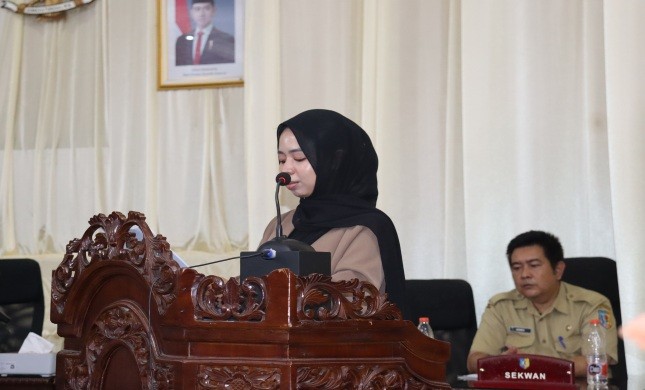 Atika Arfah Matondang Ingatkan BUMD, Pada Paripurna DPRD Batubara